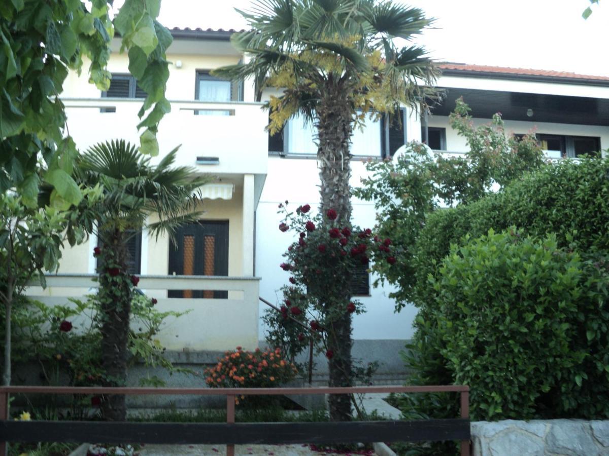 Apartments Nevenka Krk Town Kültér fotó