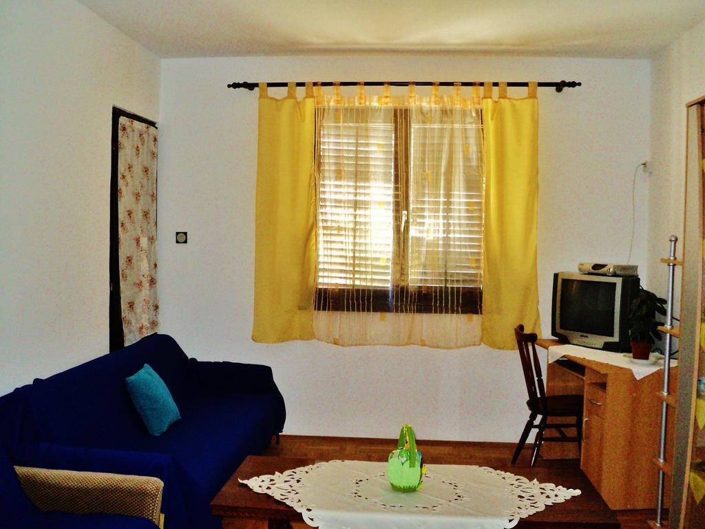 Apartments Nevenka Krk Town Kültér fotó